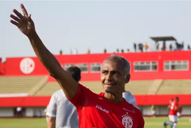 PG模拟器官方下载-美洲队首秀 58岁罗马里奥却坐在替补席没上场！