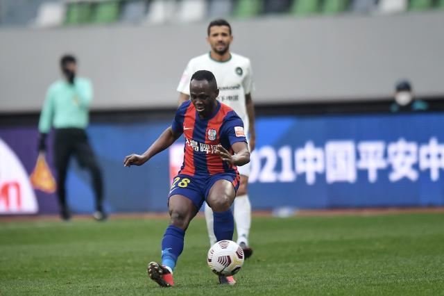 PG模拟器-生死战青岛竟让双外援当看客 想保级盼鸭梨救主？