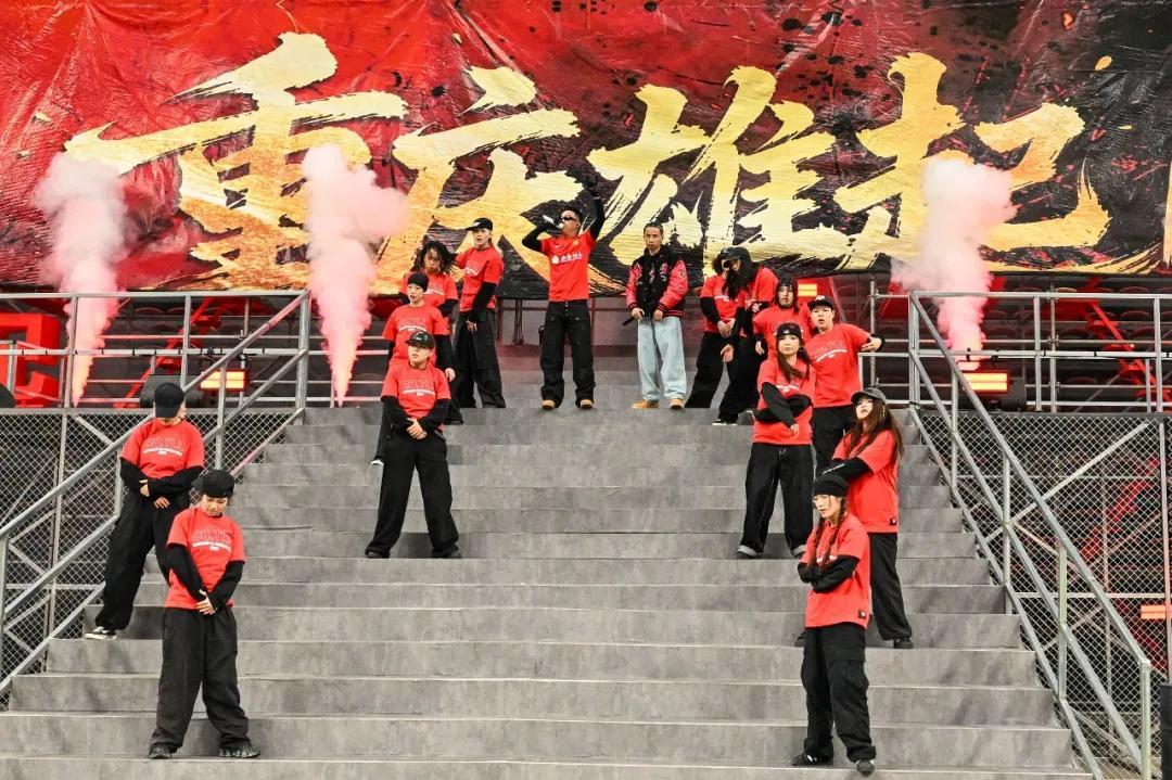 PG模拟器官方下载-球迷两极对峙！重庆铜梁龙“票价之争”：中超俱乐部运营新思考